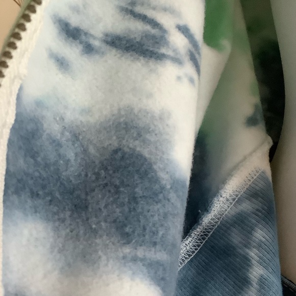 Aeropostale Tie-Dye Hoodie - Picture 5 of 6